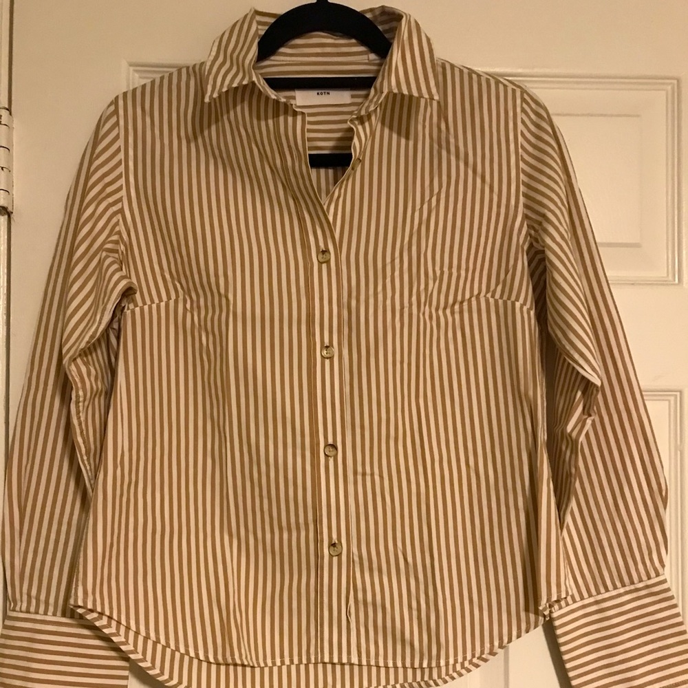 Kotn Weekday Shirt size 6